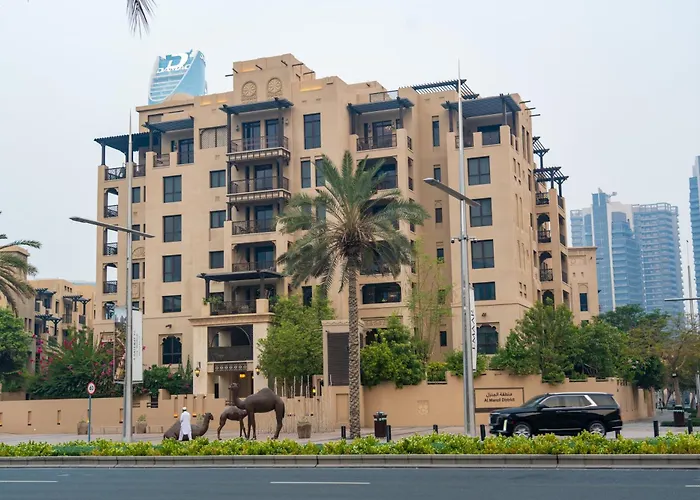Reehan Suites, Downtown Dubai - Near Burj Khalifa & Dubai Mall