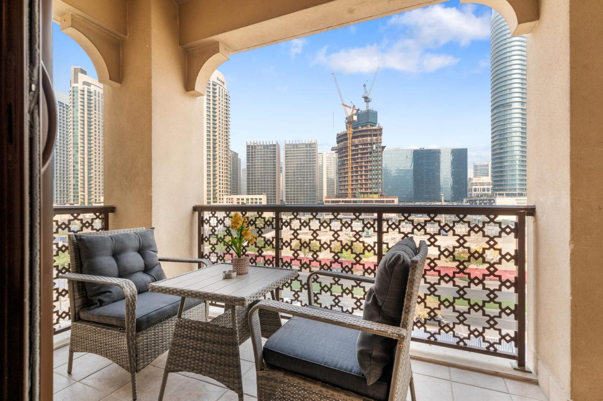 Reehan Suites, Downtown - Near Burj Khalifa & Mall Apartment
