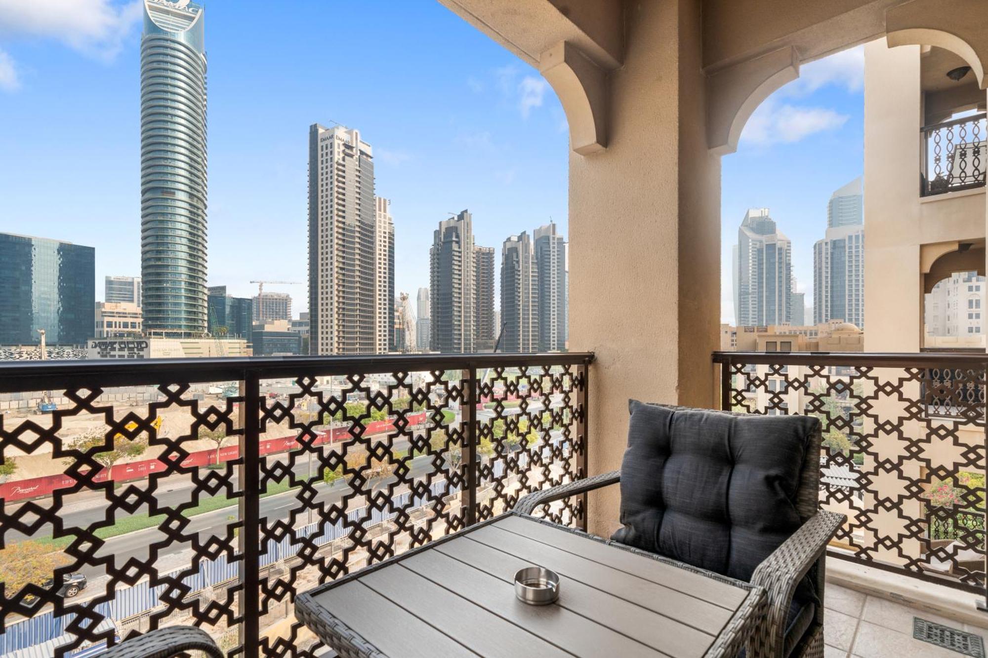 Reehan Suites, Downtown - Near Burj Khalifa & Mall Apartment