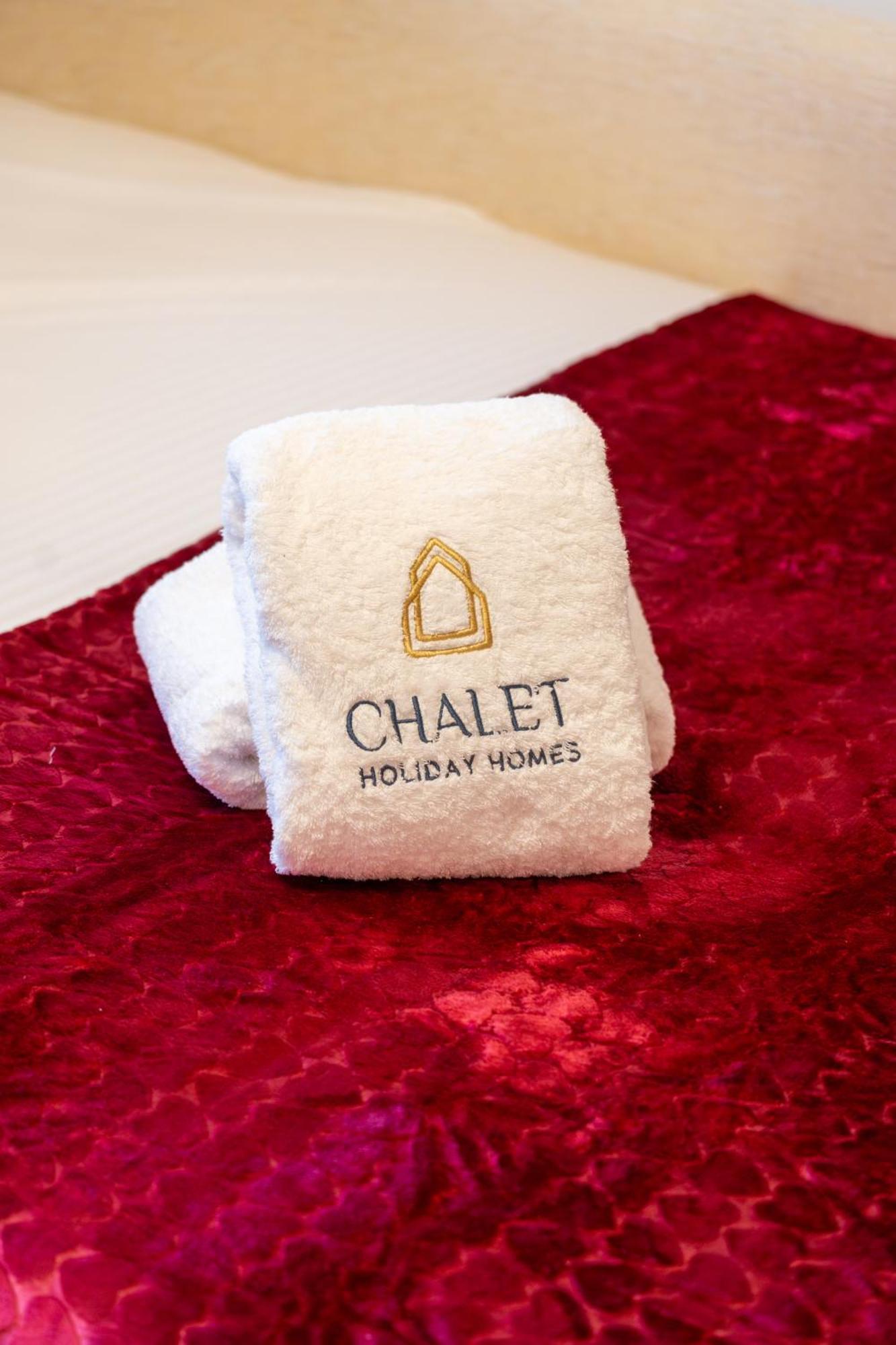 Reehan Suites, Downtown - Near Burj Khalifa & Mall Apartment *
